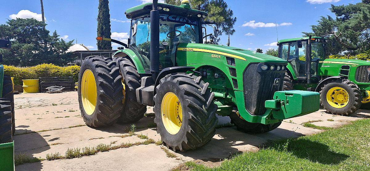 Tractor John Deere 8320r - 2011