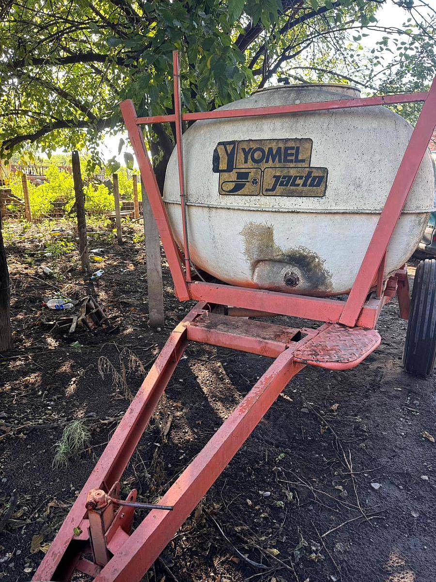 Acoplado Tanque 2000 Litros Liviano Jacto Yomel