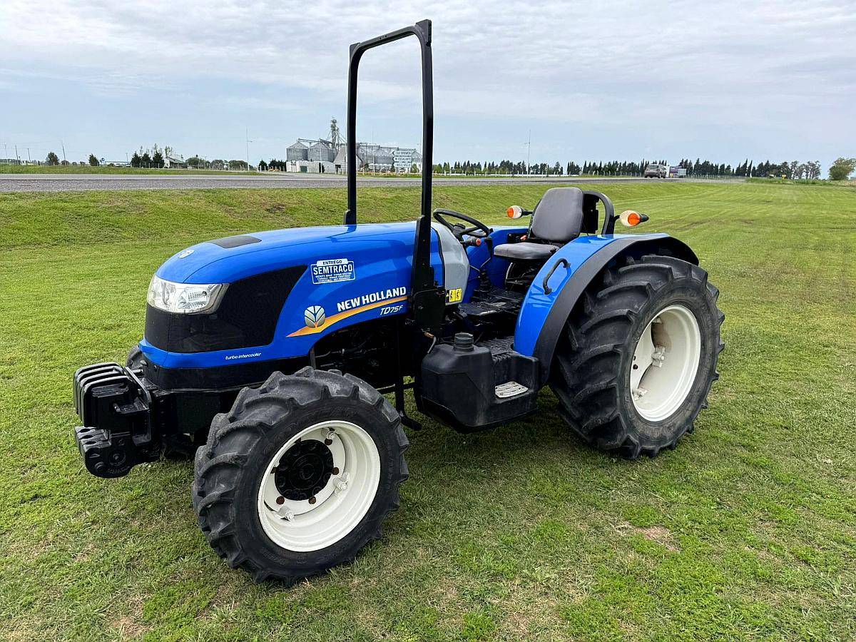 New Holland TDF 75 - año 2013