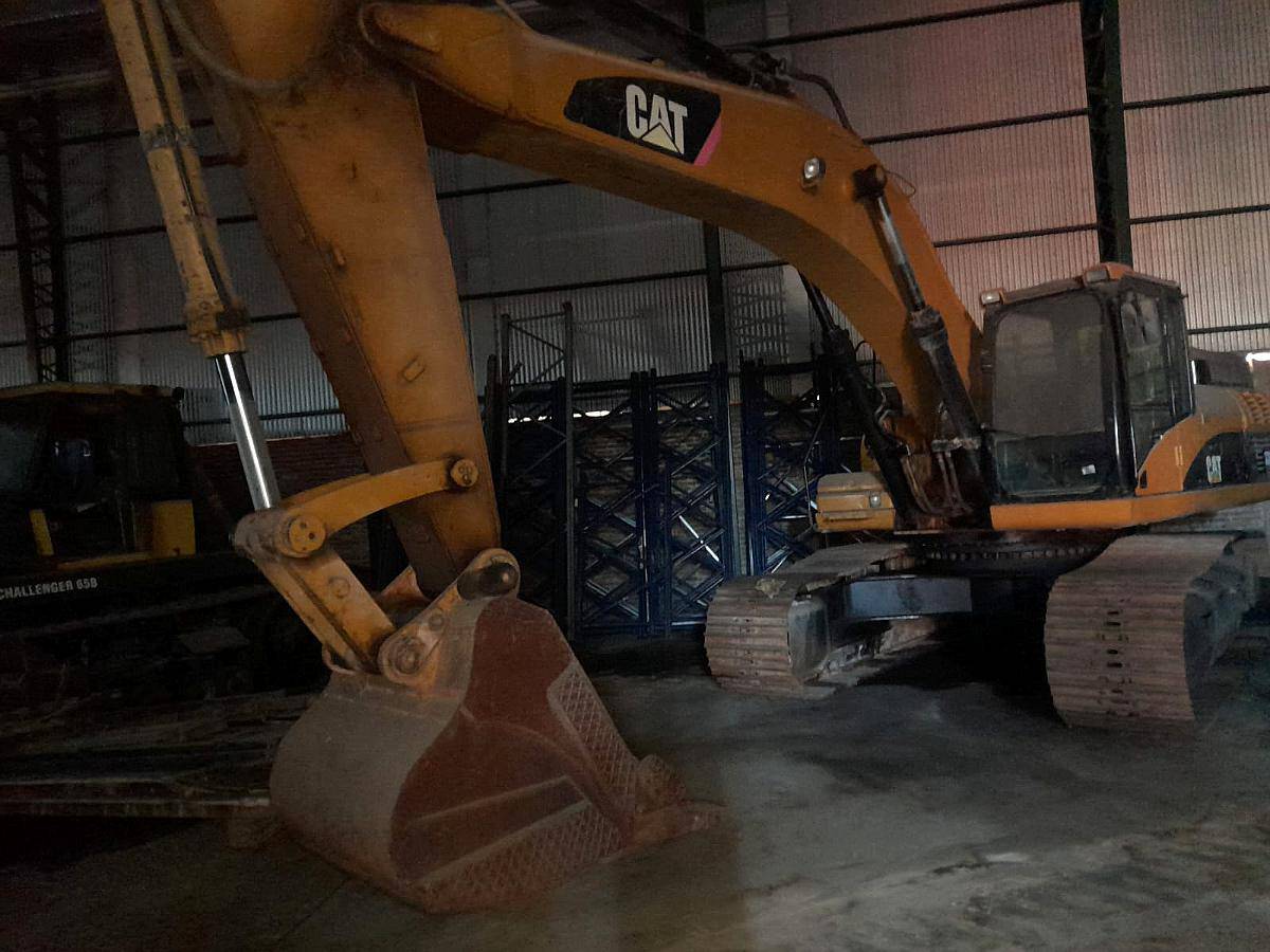 Retroexcavadora Caterpillar 330 D