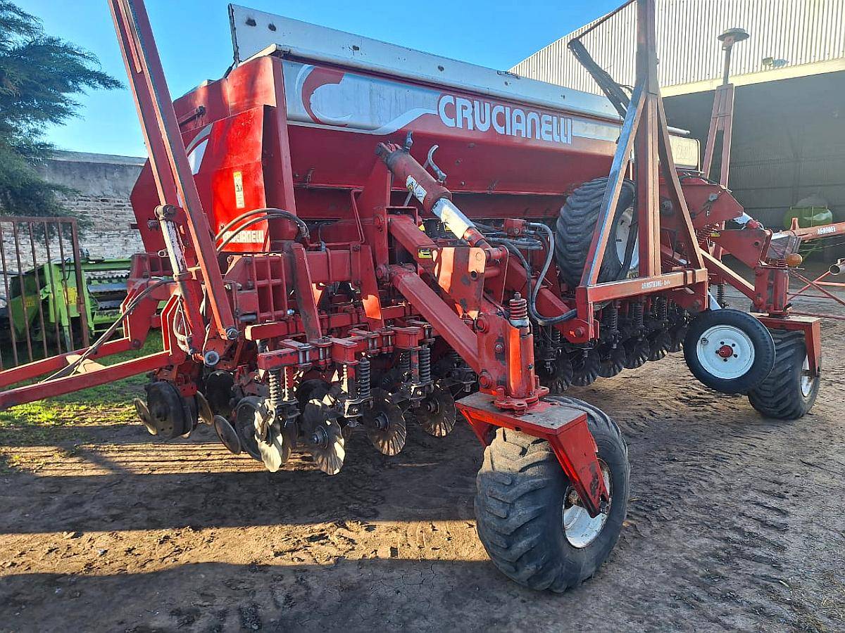 Sembradora Marca Crucianelli, Modelo Pionera 2520, Doble FER