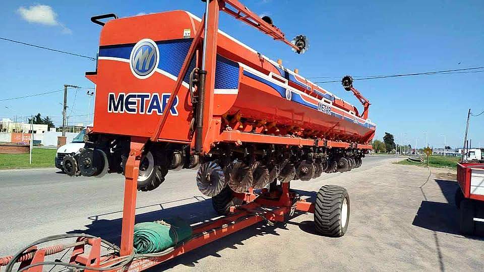 Sembradora Metar Elite Auto Tráiler 16 Líneas a 52 cm