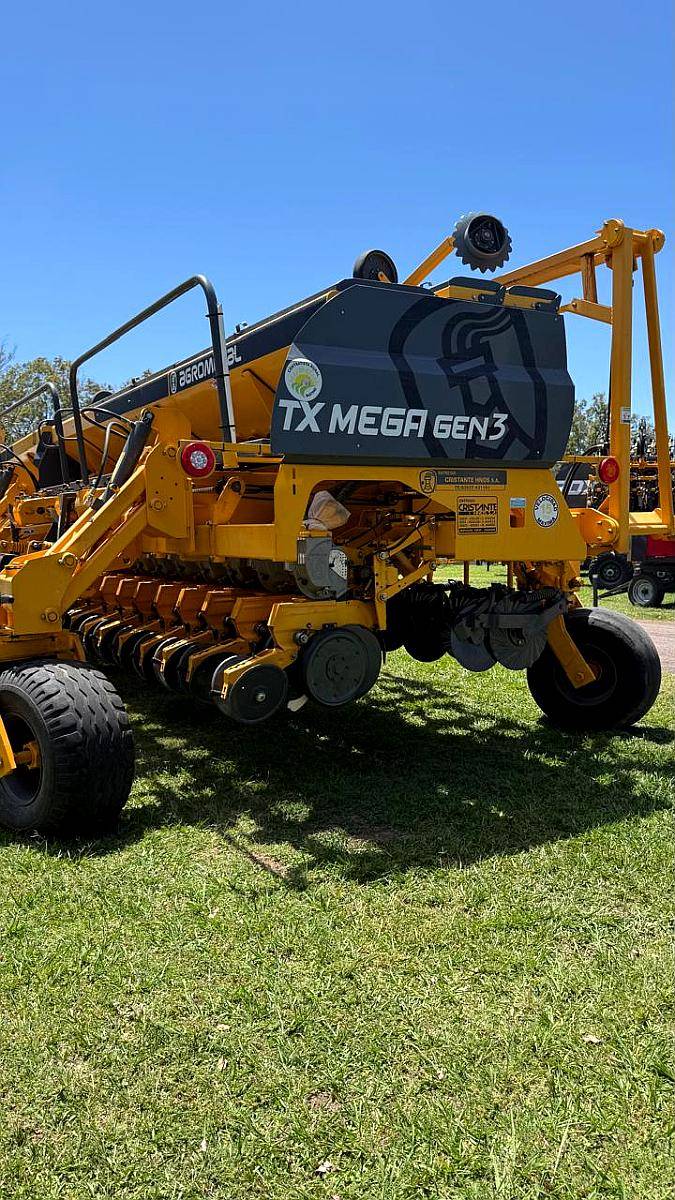 Sembradora Agrometal TXN Mega GEN3 27/42