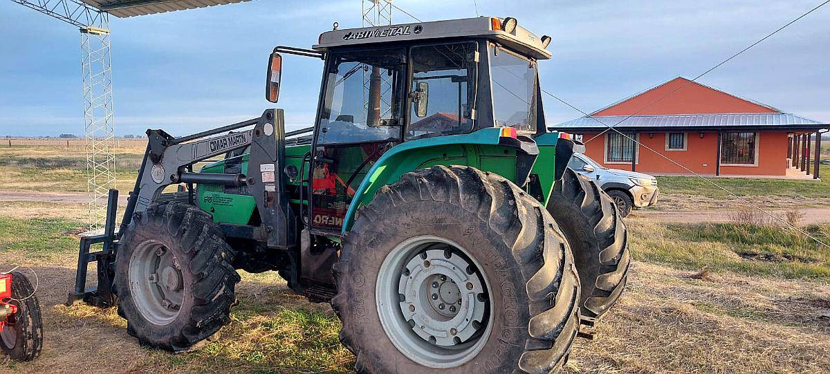 Agco Allis 6.110 con Pala Omar Martin, Buen Estado