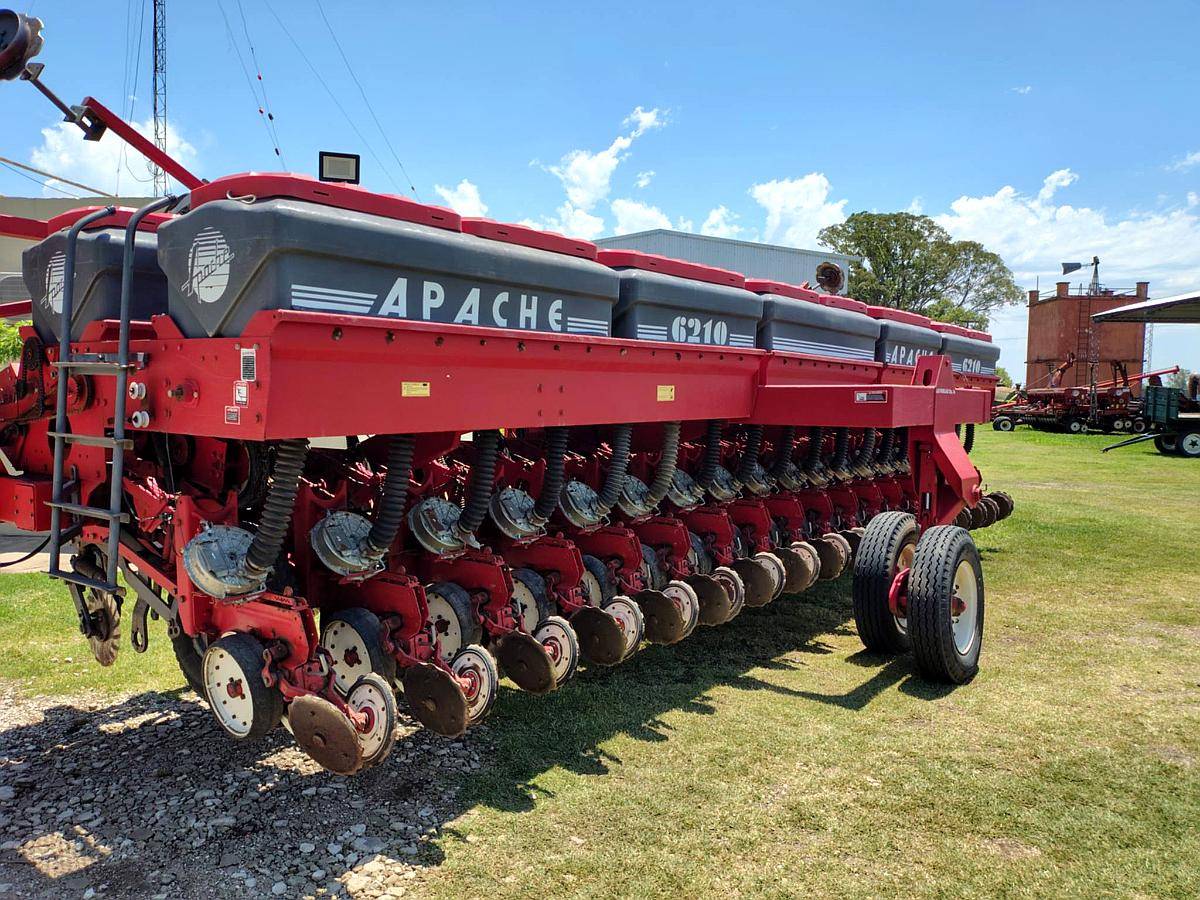 Apache 6210 con Doble Fertilizacion. Monitor Impecable 18/52