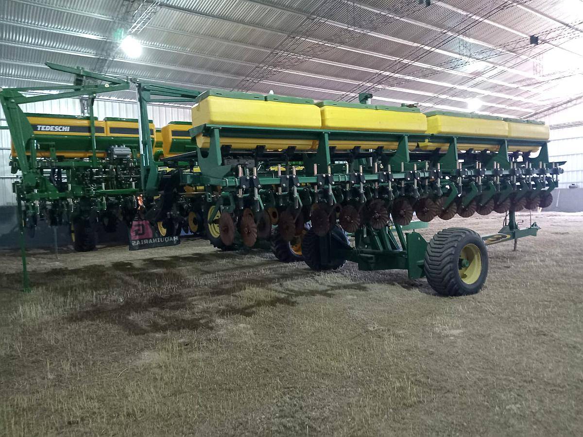 Sembradora Tedeschi 14 a 52 a Placa