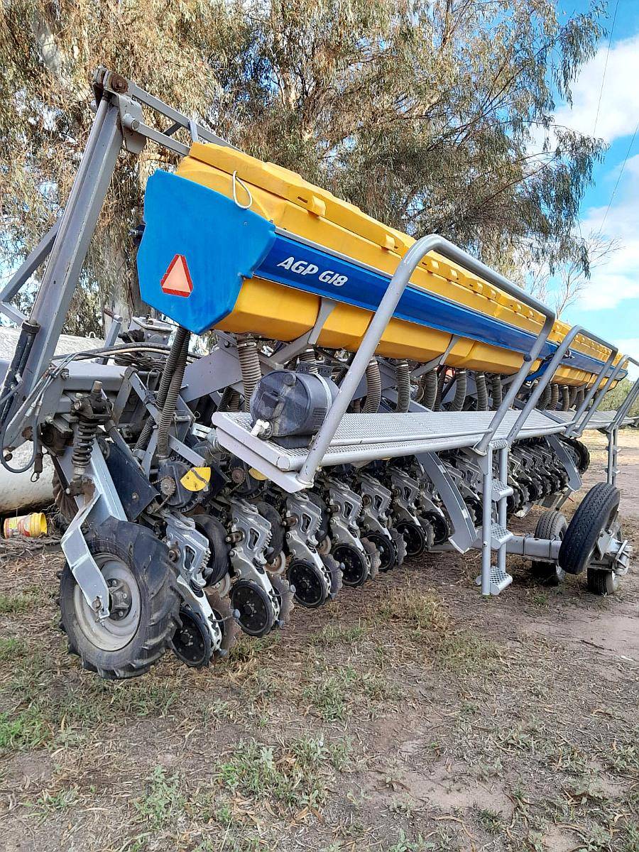 Sembradora Pla Autotrailer 18 52.5 con Matermacc