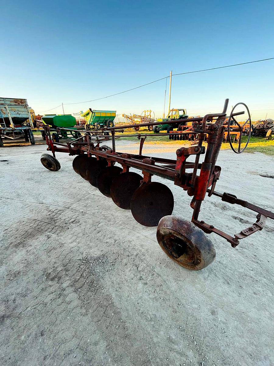 Arado de Discos con Ruedas de Fierro
