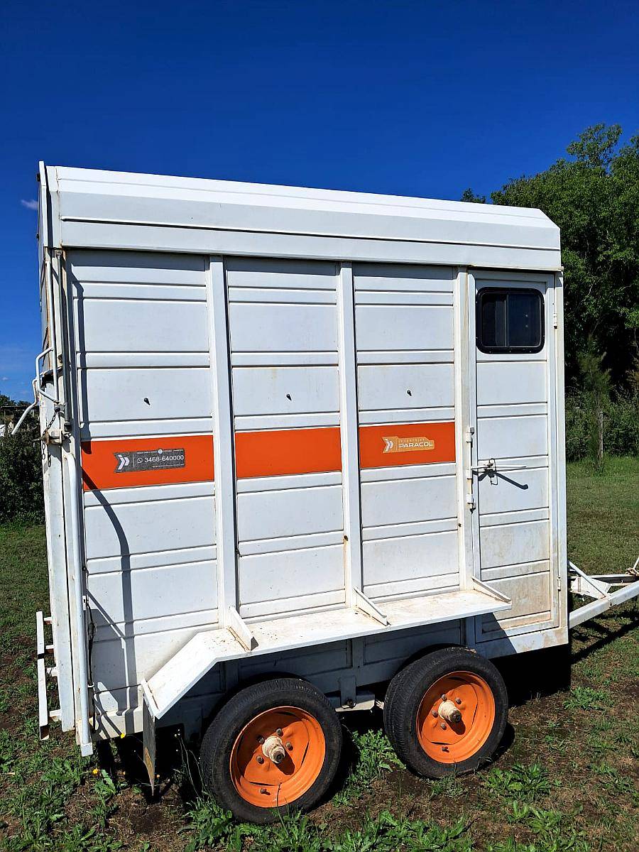 Trailer Batan para 2 Caballos Seminuevo - Paracol