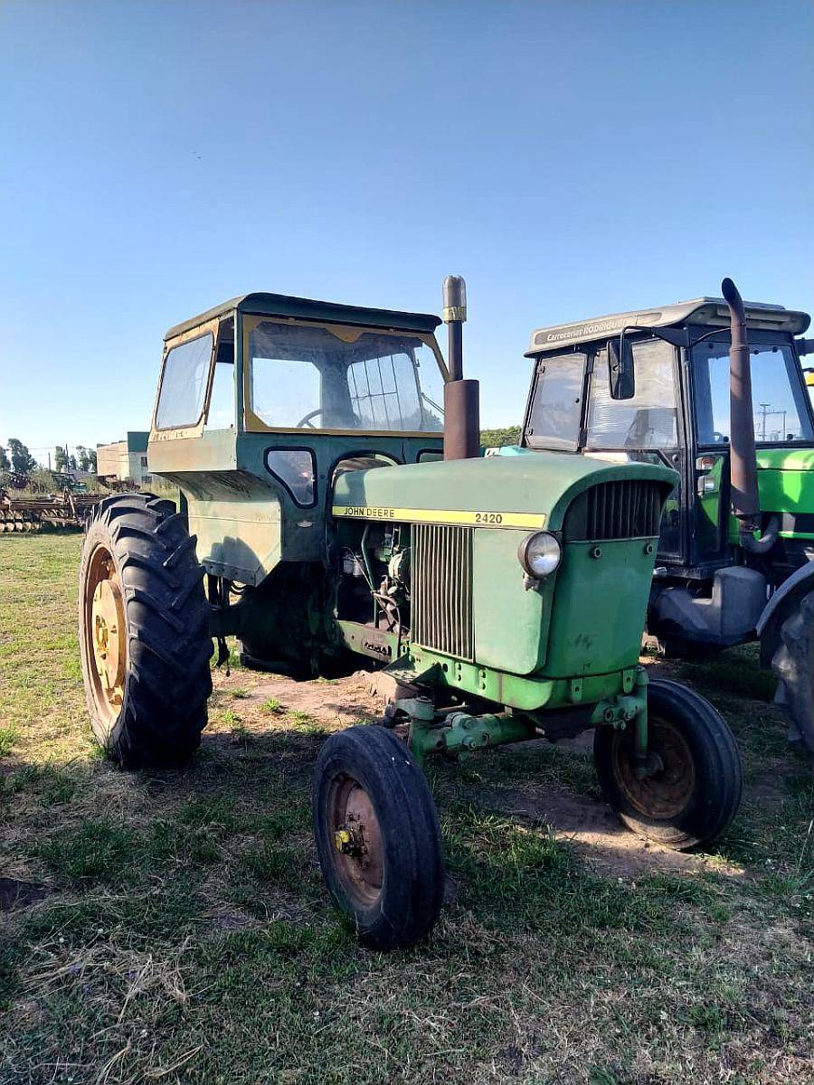 Tractor John Deere 2420