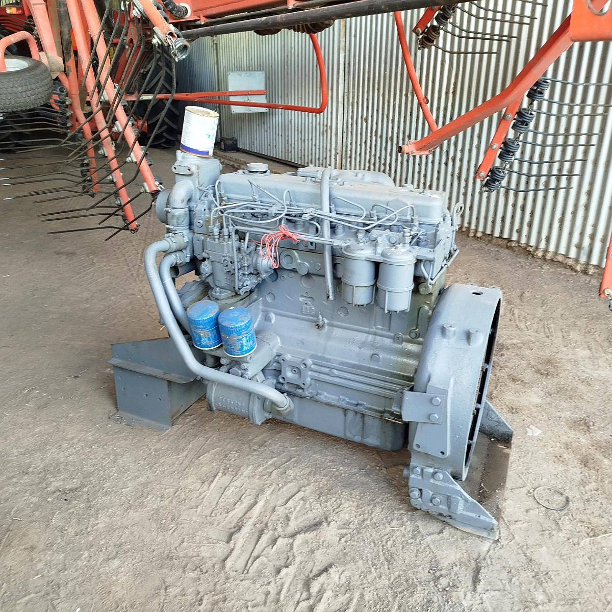 Motor Perkins 354 Fase IV. Turbo. 140 HP. Funcionando