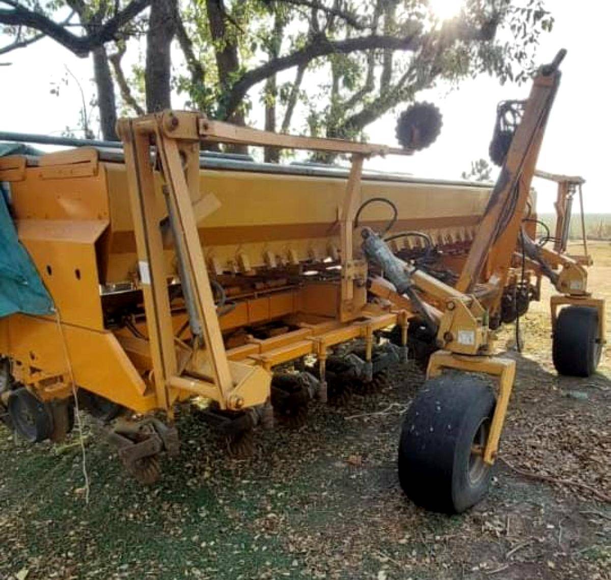 Agrometal TX Mega. 13 S a 52 año 2005.