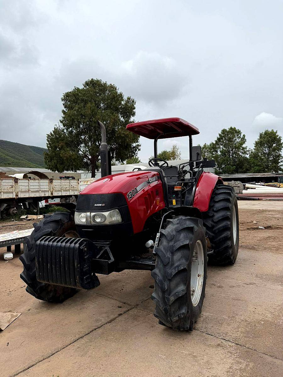 Tractor Farmall 130 a