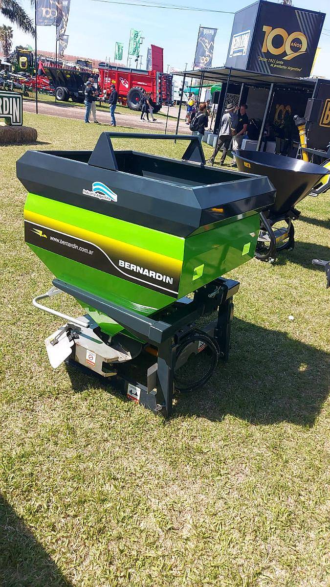 Fertilizadora 500/750/1000lts 3 Puntos Sirius Bernardin