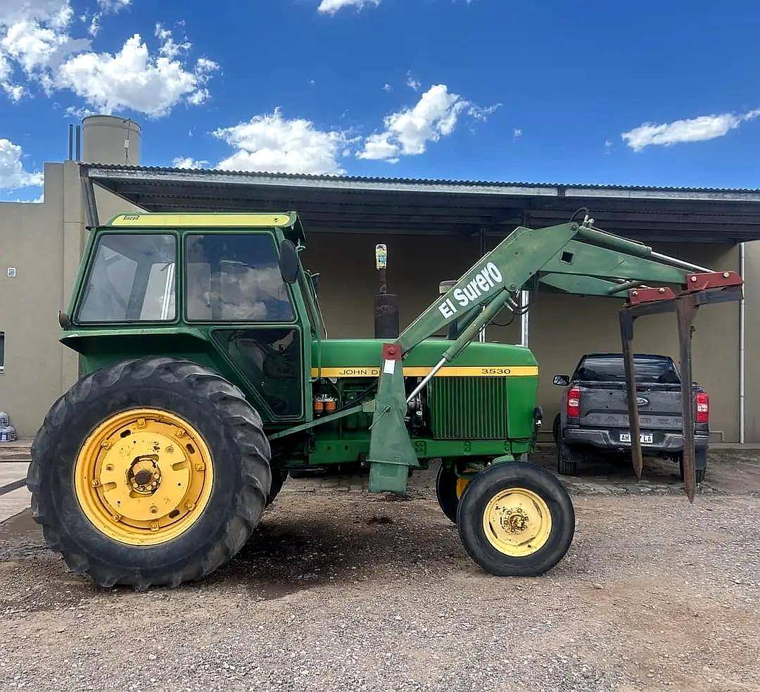 Agricola Tractor John Deere 3530