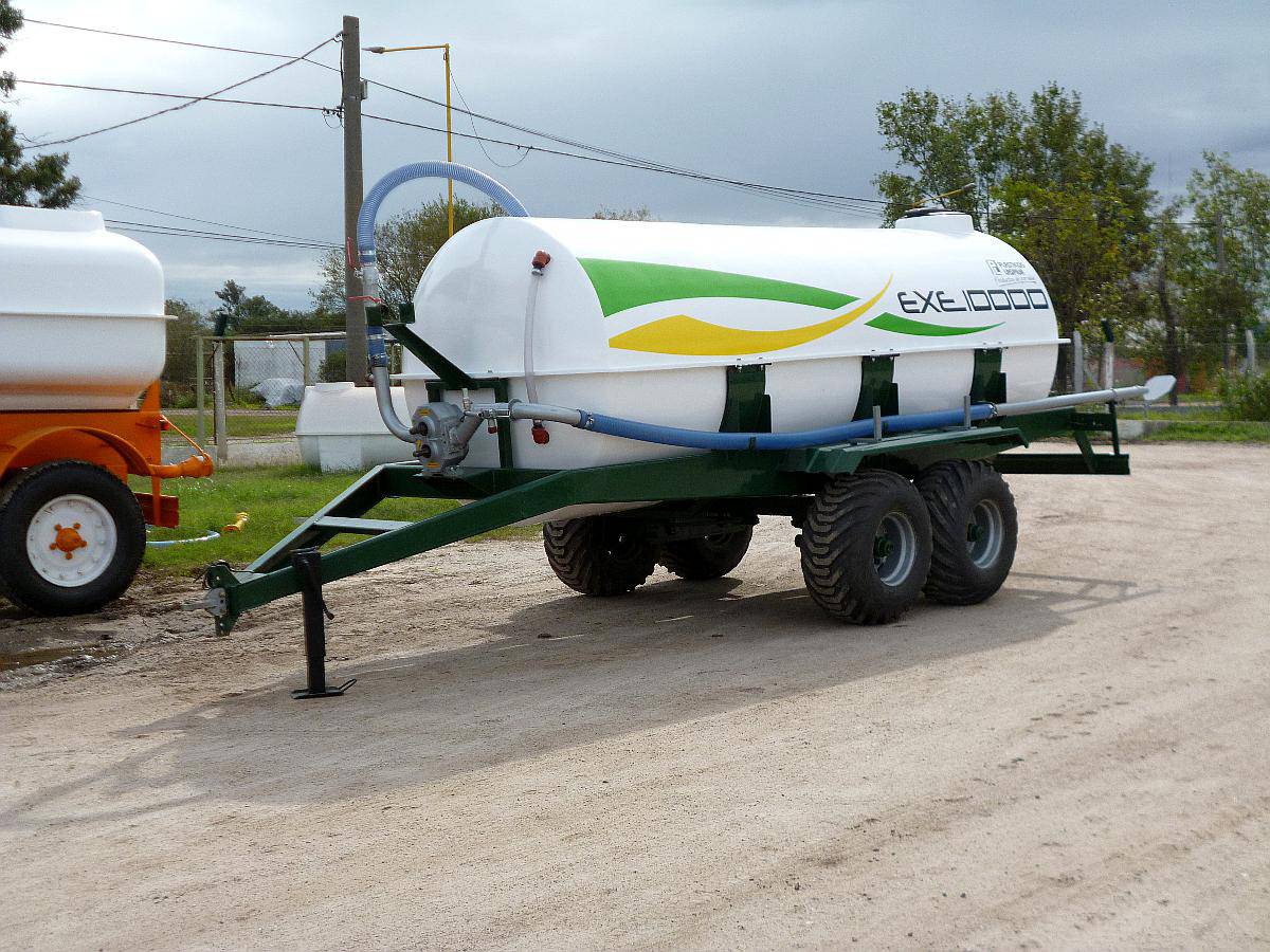 Estercolera 10.000 Litros - Balancin - Plasticos Laspiur SRL