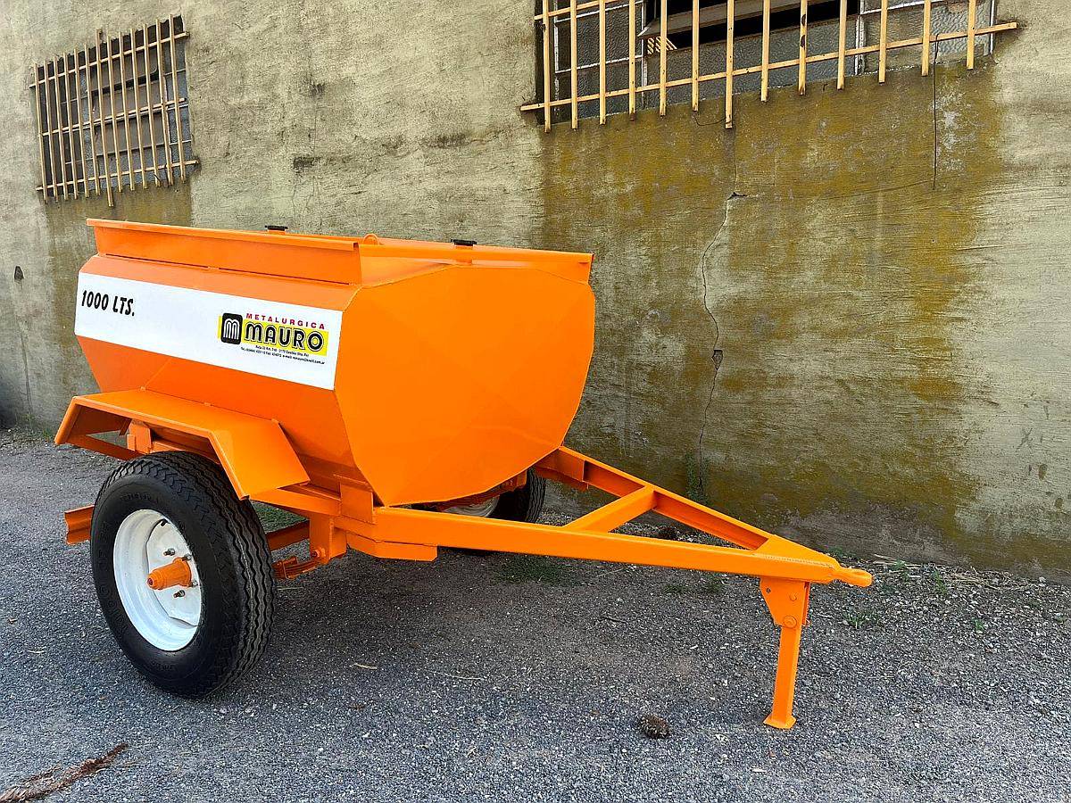 Acoplado Tanque Metálico .