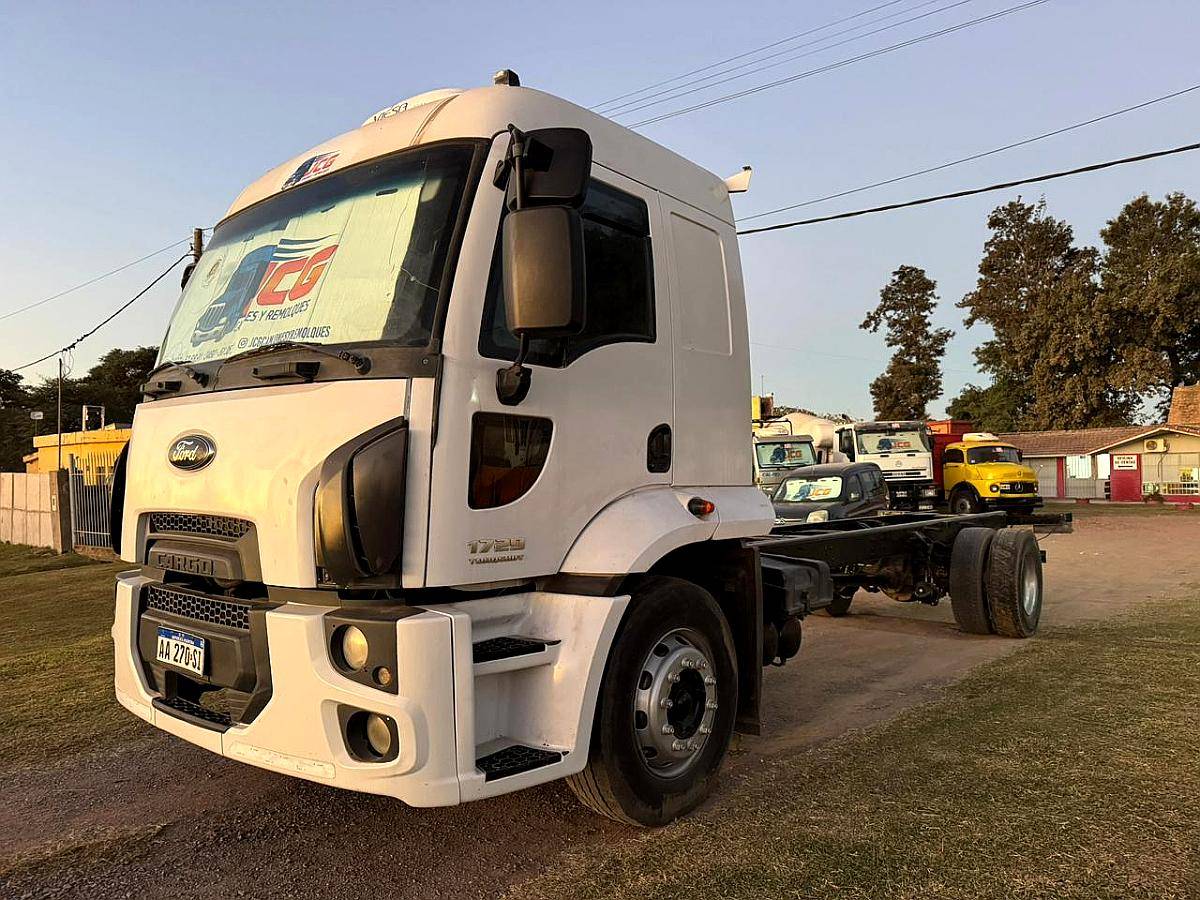 Ford Cargo 1729 AT 2016 Chasis Largo