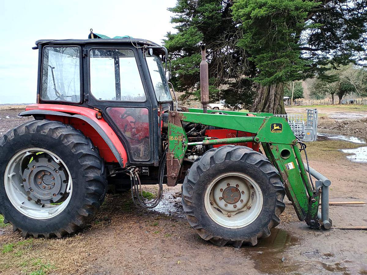 Massey Ferguson 290 RA, con Pala JD