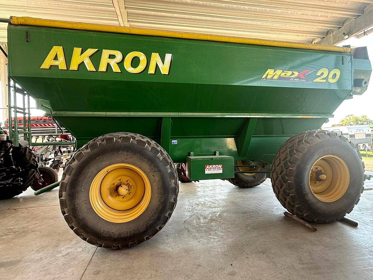 Excelente Akron 20 TN con Balanza