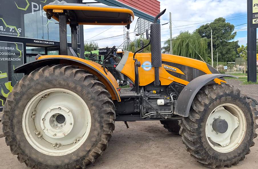 Valtra a 124 , Excelente Estado
