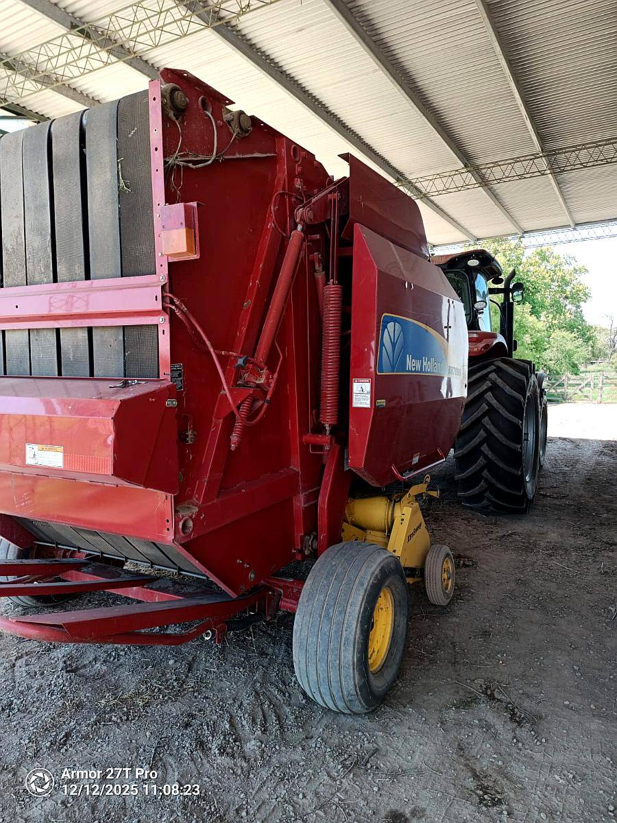 Rotoenfardadora New Holland BR790 - 2011