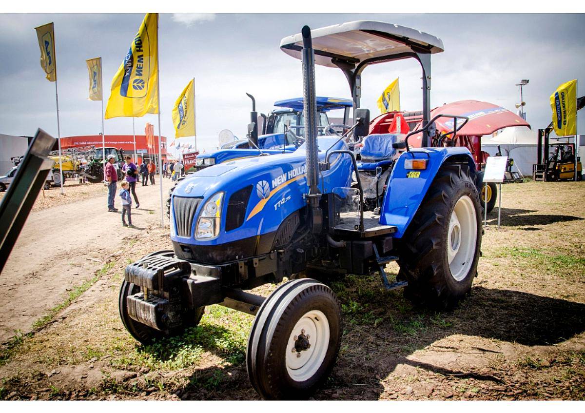 New Holland TT4.75 - Disponible