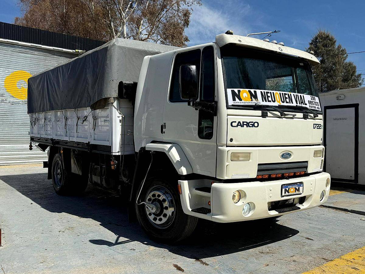 Ford Cargo 1722 Usado con Carroceria y Acoplado Nqnmaq