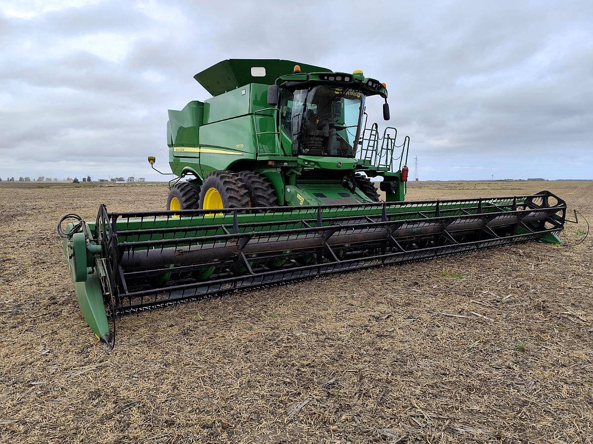 Cosechadora John Deere S 670 año 2016 36 Pies Caracol