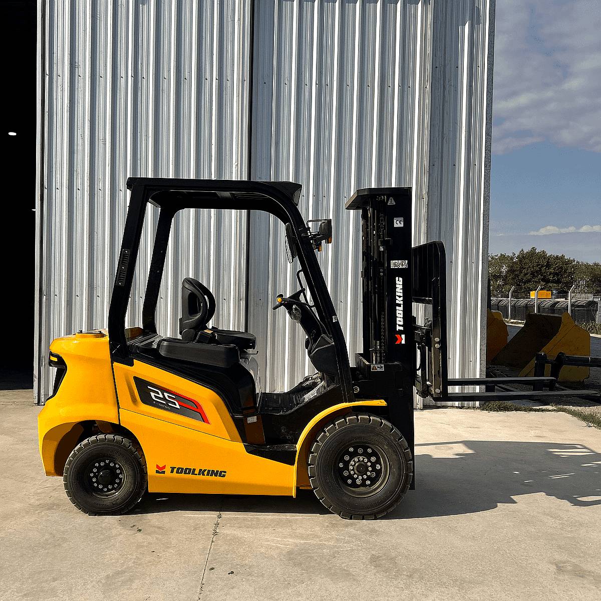 Autoelevador TK 2560 Diesel - 2.5 TN