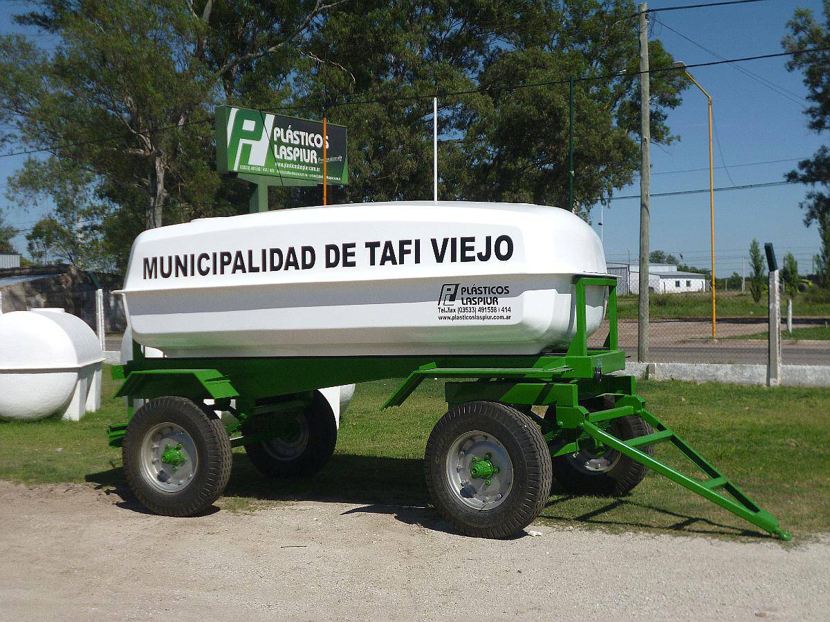 Acoplado con Tanque 7.000 Litros. P.r.f.v.