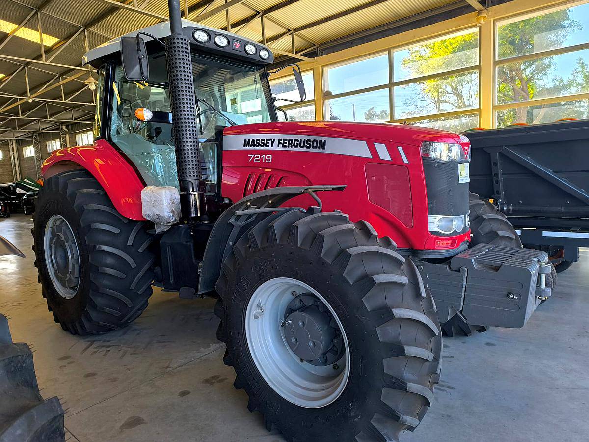 Tractor Massey Ferguson 7219