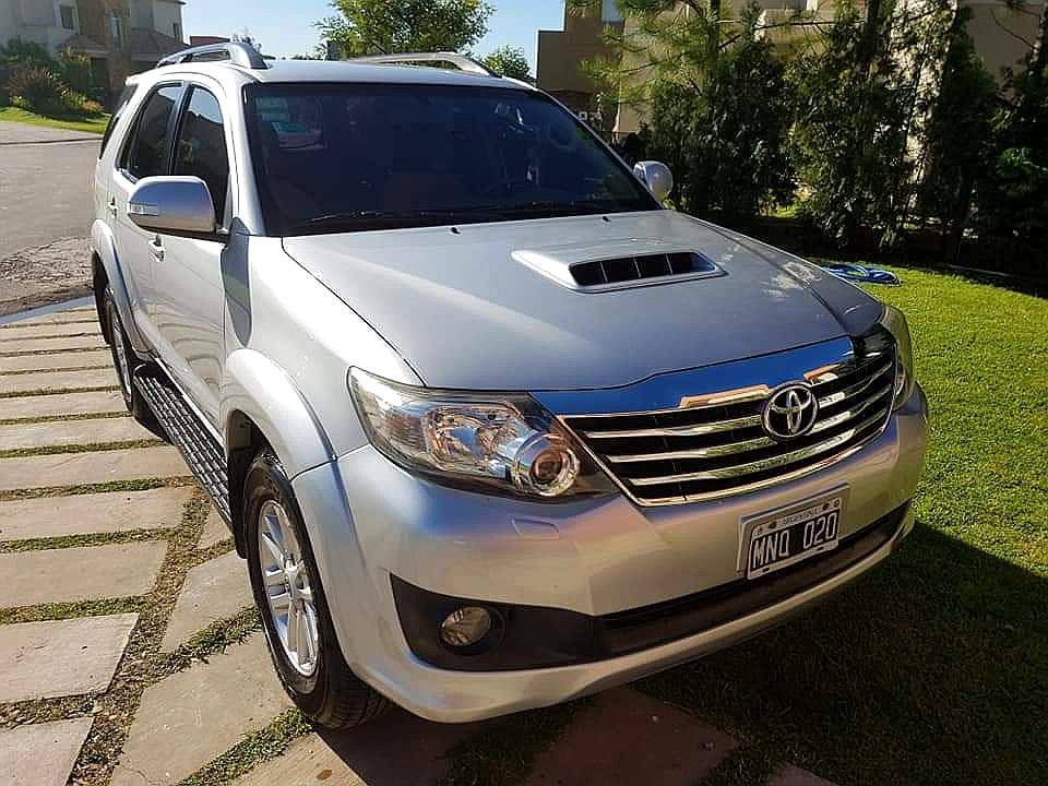 Toyota Hilux SW4 3.0 SRV 4X4 2013 Impecable, 196mil Reales