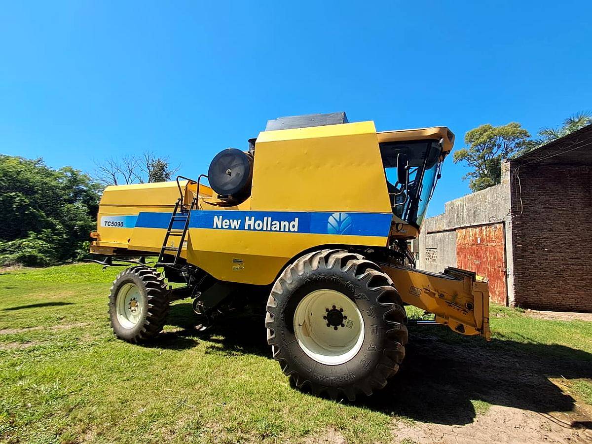 Cosechadora New Holland TC5090