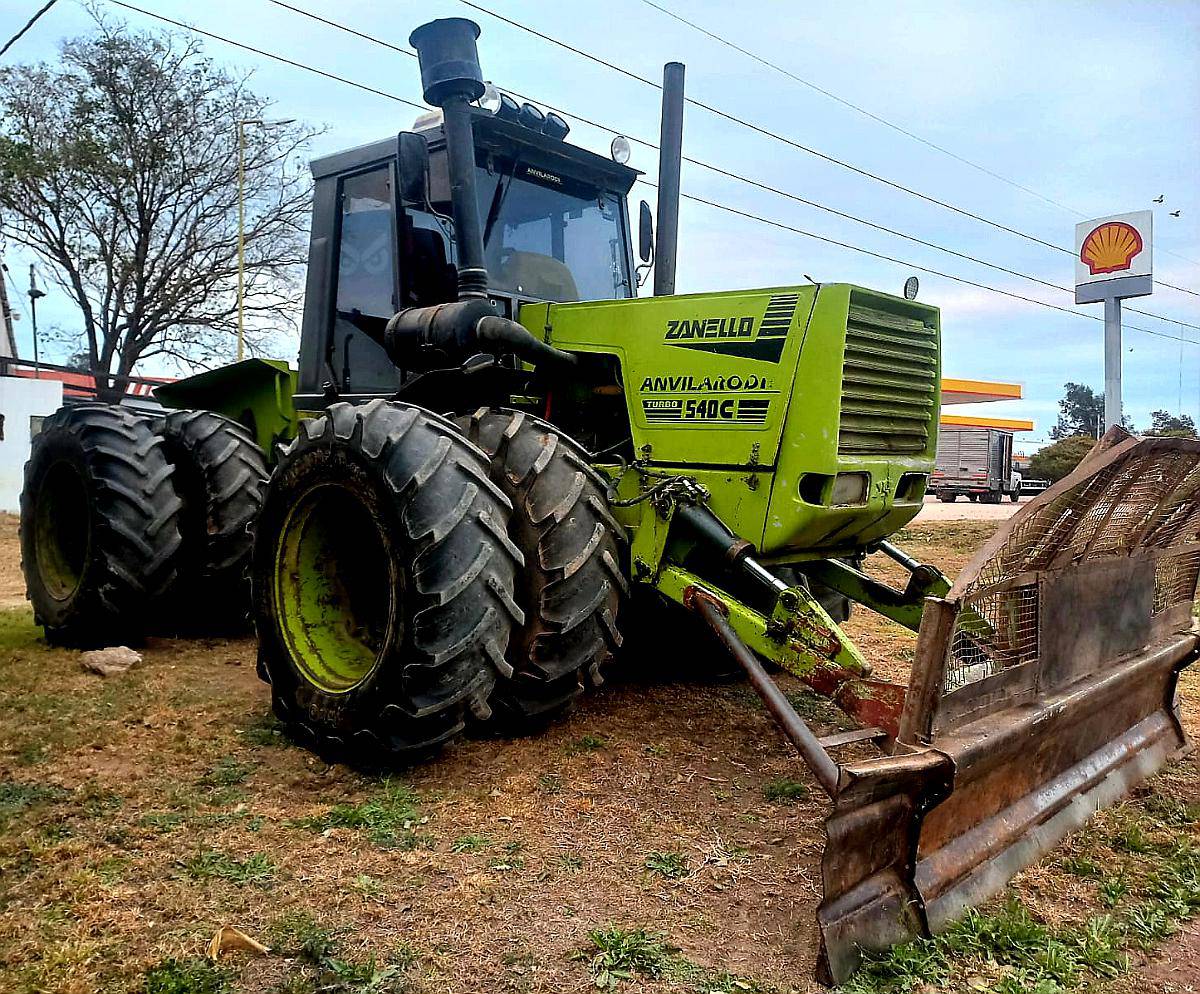Tractor Zanello 540 Articulado con Equipamiento de Desmonte