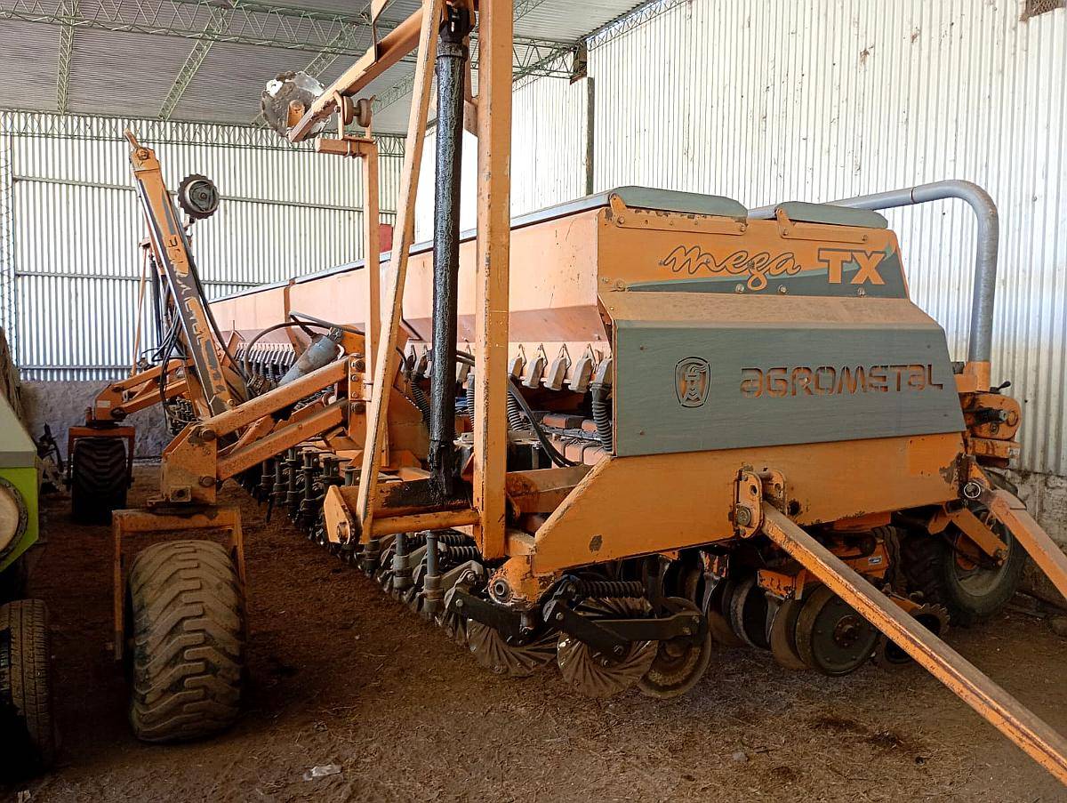 Sembradora Agrometal TX Mega 23 a 35 Mecanica