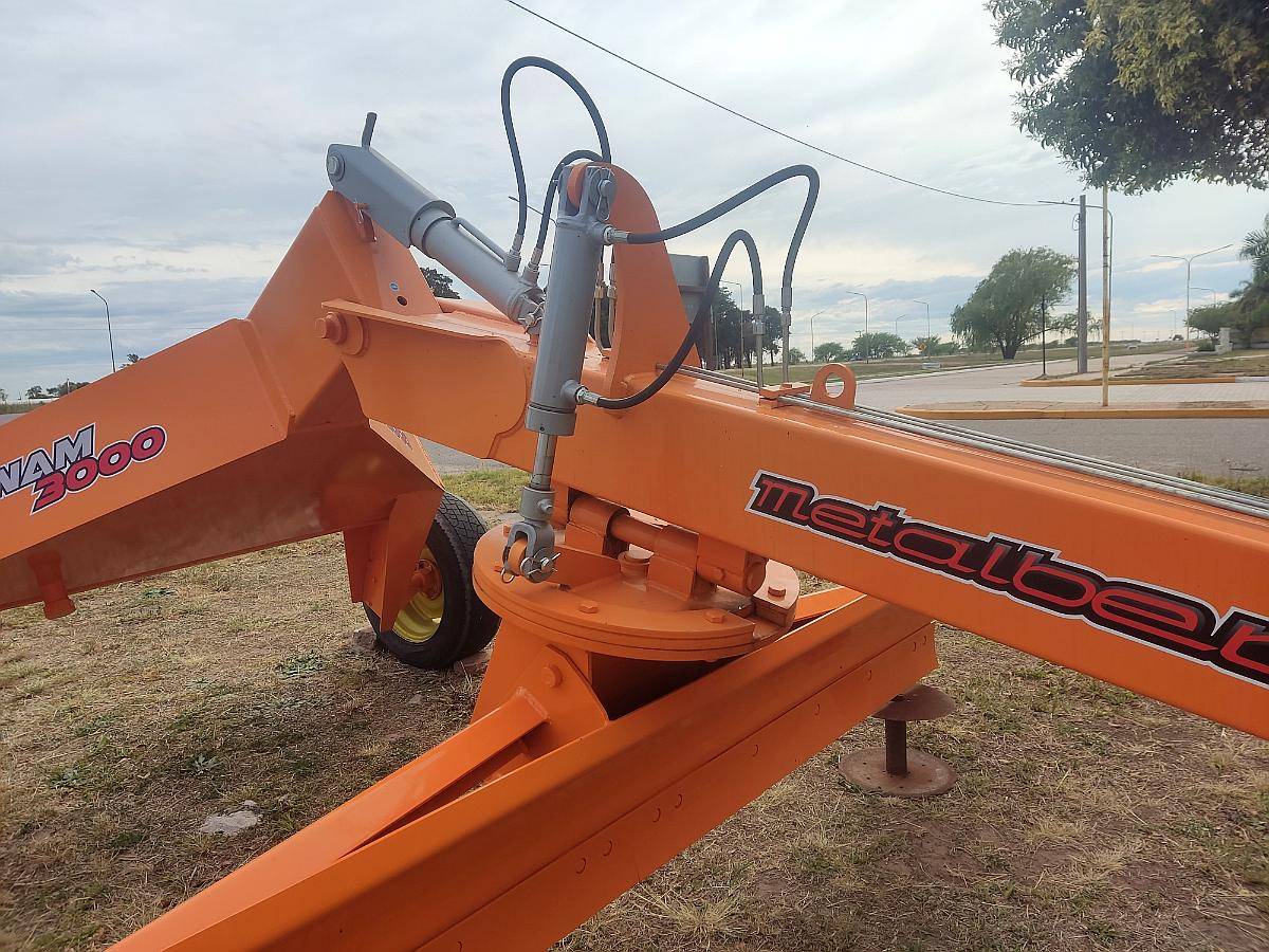 Niveladora Dos Ruedas Liviana N.a.m. 3000 Metalbert