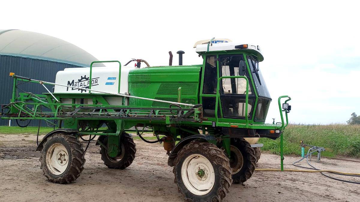 Pulverizadora Metalfor 2750 - 20m - Banderillero