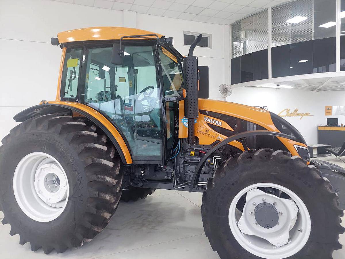 Valtra a 114 Cabinado - Inversor Hidráulico - 118 HP