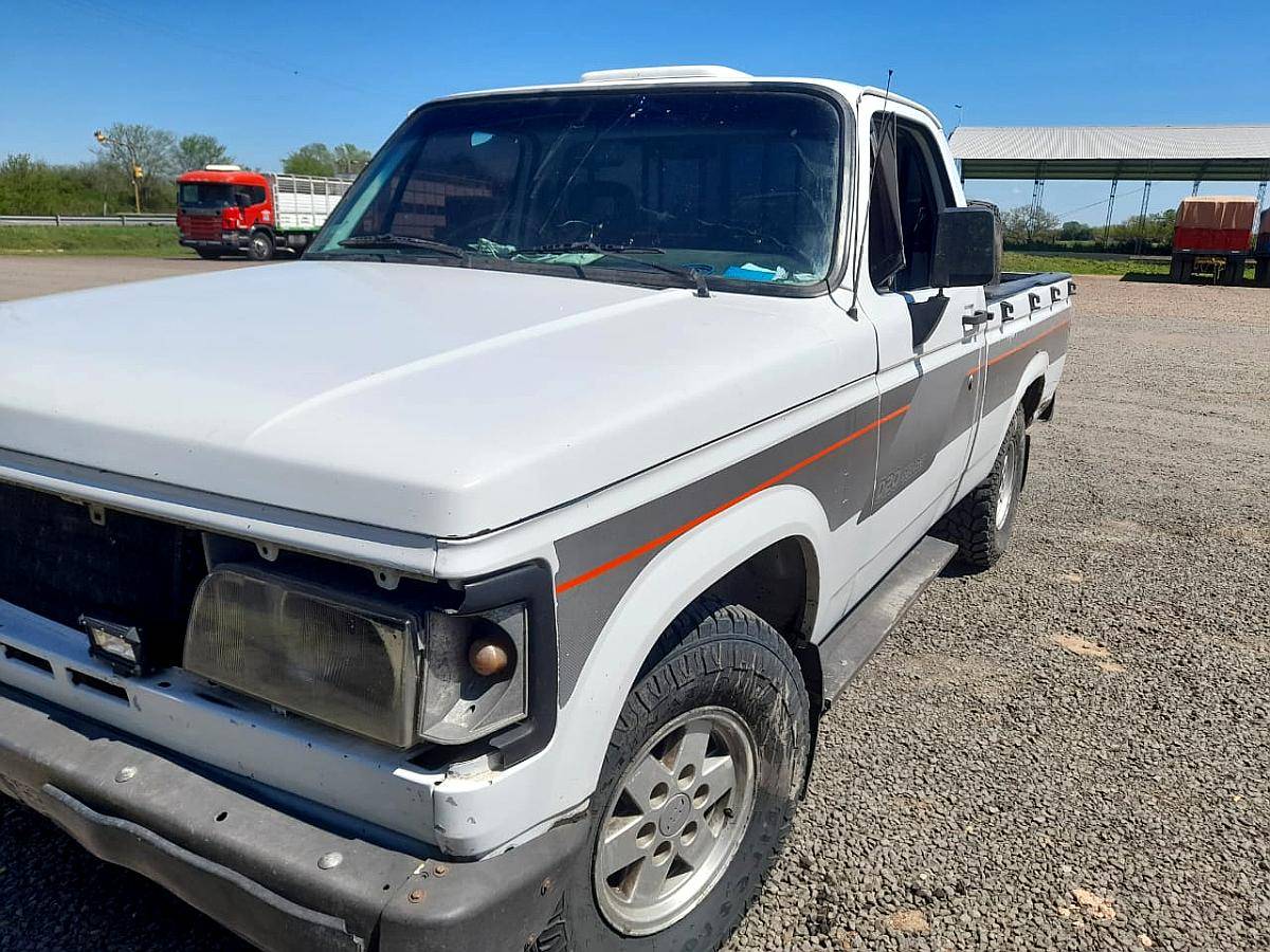 Pick UP. Chevrolet D20 Turbo Plus. año 1996.