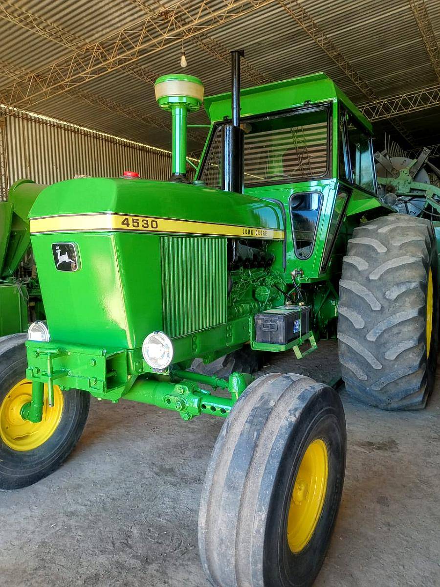 Tractor John Deere 4530