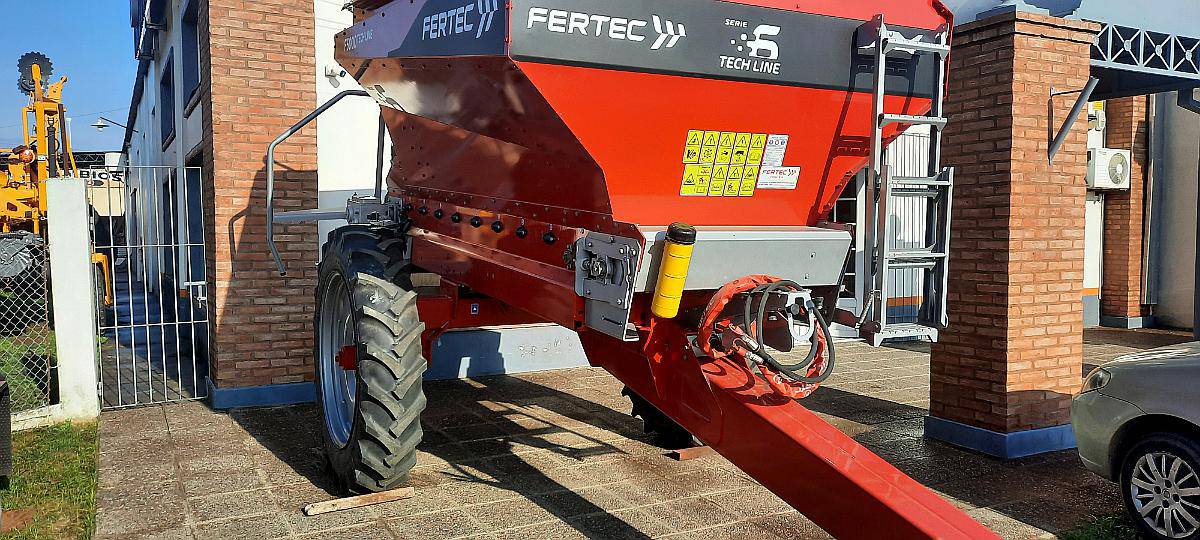 Fertilizadora Fertec Tech Line 5.000