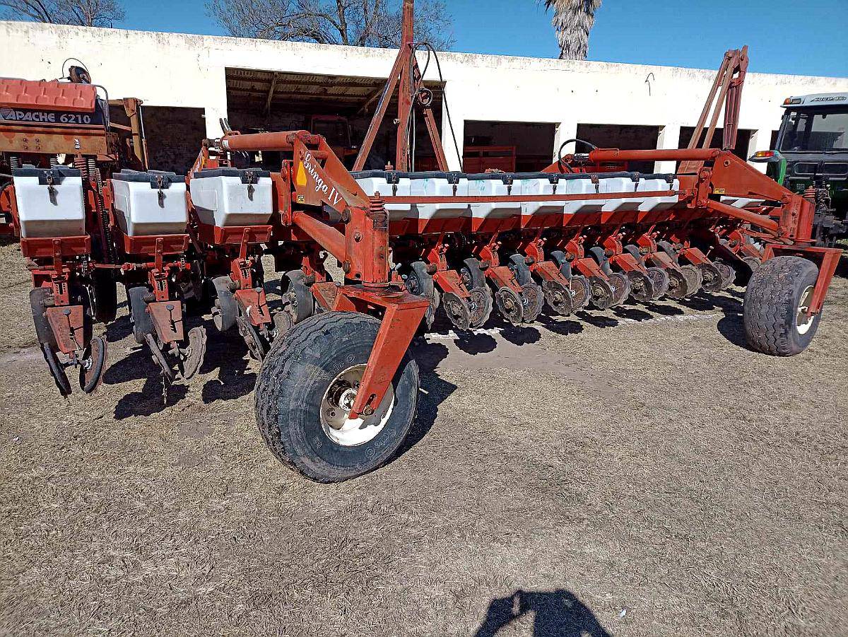 Sembradora Gringa IV Unico Dueño. 14 a 52