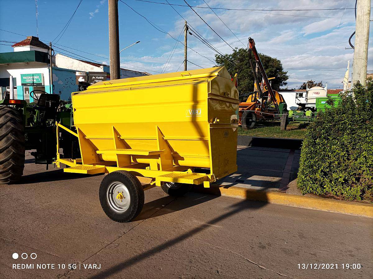 Mixer de 1500kg Mezclador 3 Sinfines con Motor Hidráulico