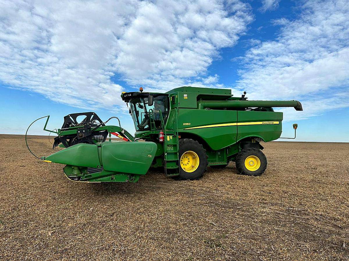 Cosechadora John Deere S550 A o 2015 4 000 Hs Motor 2 900 Agroads cosechadora-john-deere-s550-a-o-2015-4-000-hs-motor-2-900-agroads