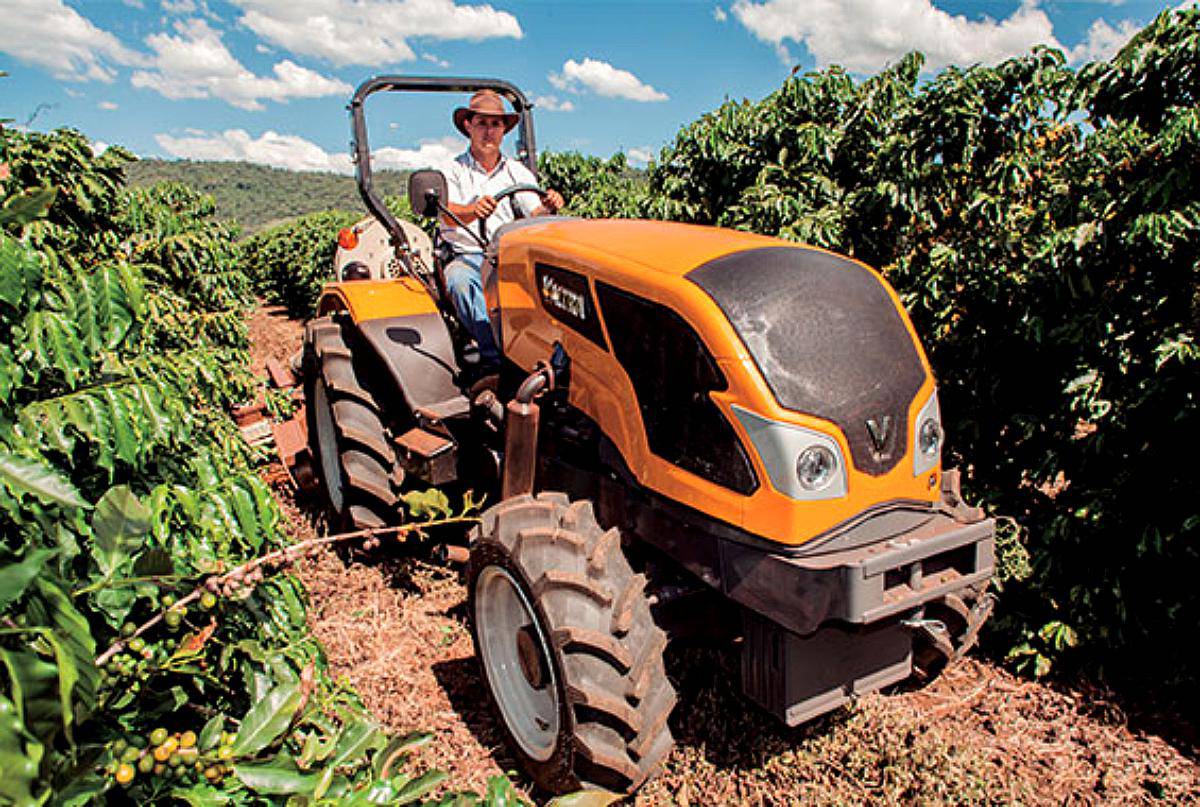 Tractor Valtra A-750 F
