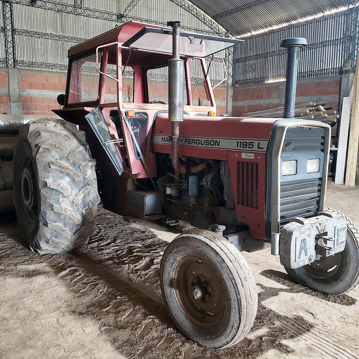 Massey Ferguson 1195 con Cabina muy Buen Estado