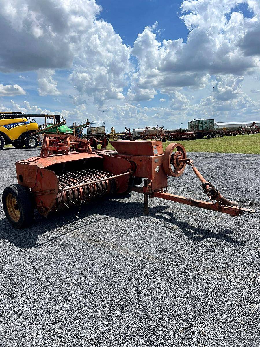 Enfardadora Mainero RF90 con Atador a Alambre