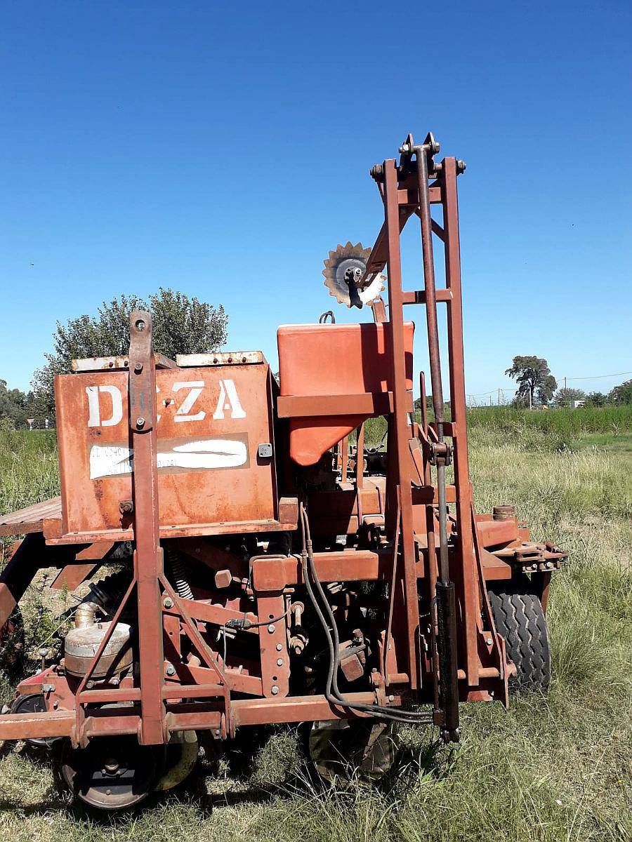 Sembradora De-za 13/52 Doble Fertilización y Monitor