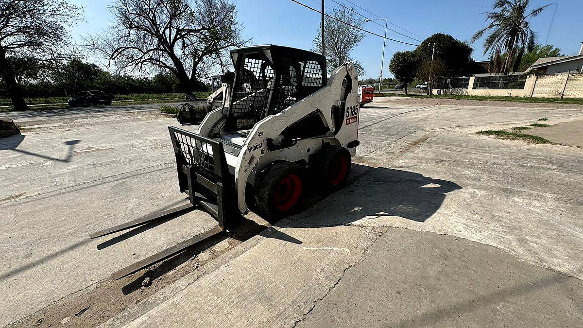 Minicargador Bobcat S185 año 2013 6800 Hs Balde,uñas Portap